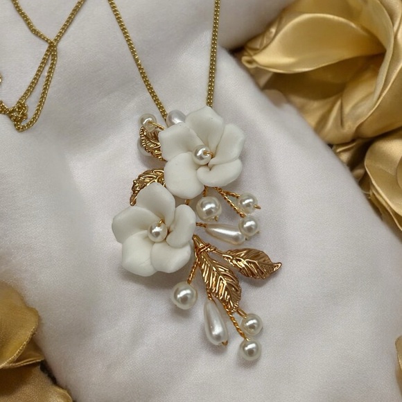 Floral Cermaic Rose Pearl Pendant Necklace - Picture 2 of 4